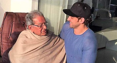 Bollywood actor Hrithik Roshan with his grandfather. (Photo | Hrithik Roshan Twitter)