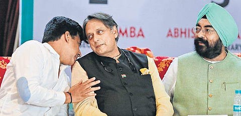 Congress leader Shashi Tharoor at a students’ interaction event for the forthcoming Delhi University Students’ Union (DUSU) polls, in the city on Monday. (Photo | Arun Kumar, EPS)