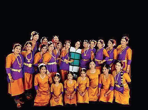 Shumita (centre) with her disciples