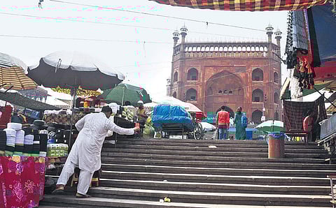 The latest plan has retained existing Meena Bazaar, at the same location and consolidation of land with low-height fencing. The plan also proposes significant refurbishment of Netaji Subhash Marg | Parveen Negi