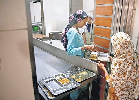 The lip-smacking thalis, available at I10 per plate, are popular with customers at the Aam Aadmi canteen. ( Photos | Shekhar Yadav )