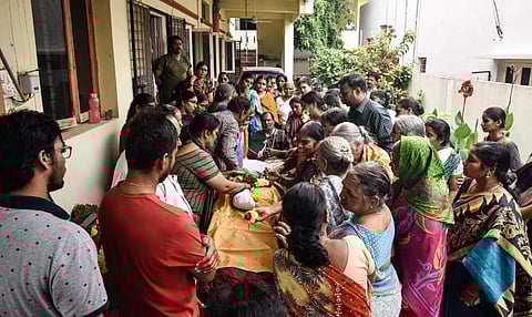 Family members mourning near the dead body Sivajyothi, an Uppal resident who died in Papi kondalu boat incident (Photo | Vinay Madapu, EPS)