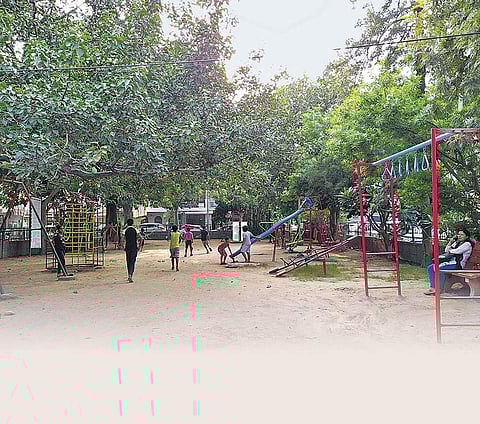 Sanjeev Bajaj, who has been living in the colony for 50 years, noted that for the elderly who live far from the park, walking to it is a problem.