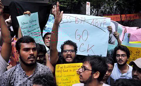 Left wing students of Jadavpur University raise slogans during a protest against Union Minister Babul Supriyo's participation in ABVP seminar in Kolkata Thursday September 19. 2019. | (Photo | PTI)