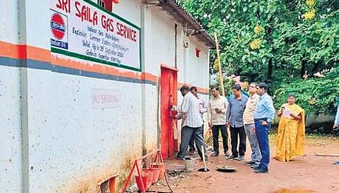 Deputy commissioner of Chandanagar seizing gas godowns in Chandanagar area on Wednesday