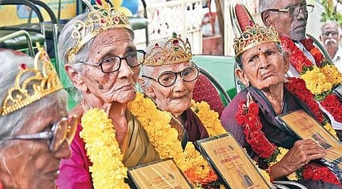 Vayo Vrudha Charitable Trust organised International Day for Older person celebrations (Photo | P Ravindra Babu, EPS)