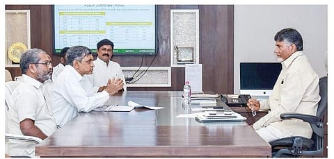Lok Satta founder Jayaprakash Narayana with former Chief Minister Chandrababu Naidu at the Secretariat in Velagapudi on Thursday (File Photo |EPS)