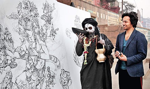 Abhishek Singh painting Lord Shiva in Varanasi