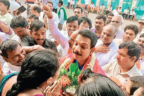 District BJP women’s wing greeting the party’s state president Nalin Kumar Kateel, in Vijayapura on Sunday. This is his first visit to the district in his two-decade-long career |Express
