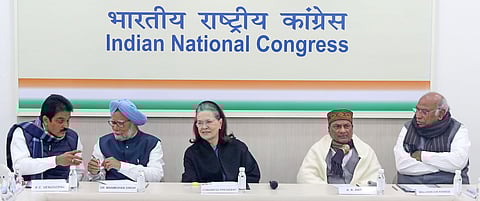 Congress interim president Sonia Gandhi, former PM Manmohan Singh, party leaders Mallikarjun Kharge, AK Antony, Priyanka Gandhi and others at the Congress Working Committe meeting at the party headquarters in New Delhi on Saturday. (Photo | Shekhar Yadav,