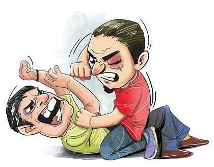 The duo picked up a fight with Prakash and attempted to flee. When Prakash tried to prevent them, they assaulted him and also issued him threats.