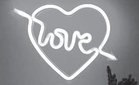 The Pisces man wants to make his partner happy and likes to put his partner on a pedestal.