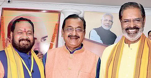New State BJP chief Samir Mohanty flanked by MP Basanta Panda and senior leader KV Singhdeo at party office in Bhubaneswar. (Photo | EPS, Irfana)