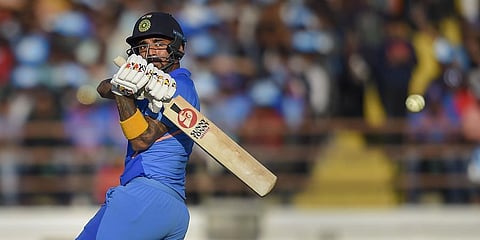 With injury clouds over Shikhar Dhawan and Rohit Sharma, KL Rahul will be expected to shoulder more responsibility at his own home ground on Sunday. (Photo | PTI)