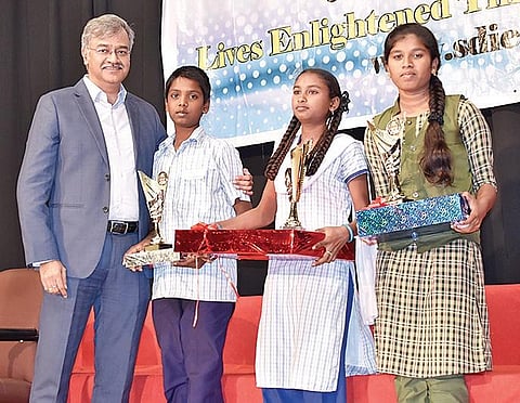 (From left) Seemant Kumar Singh, Inspector General of Police, Bengaluru, with the winners Yatish Nagapushpa, Pavitra K and Sneha Somu. (Photo | EPS)