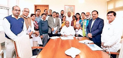Chief Minister Naveen Patnaik with party leaders after meeting of ‘Odisha-Mo Parivar’ initiative (File photo| EPS)