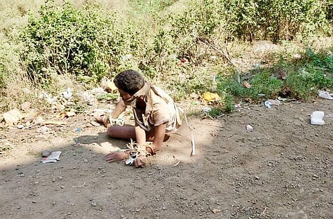 The police soon arrived at the spot and tied him with ropes and moved to district hospital for medical care.
