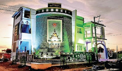 This Karnataka man is cop by day and artist by night