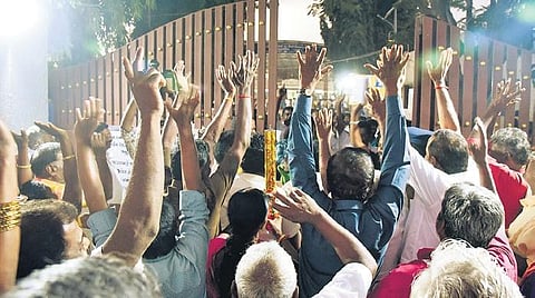 TN rural local body elections: AIADMK retains the west