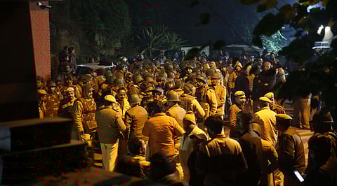 Police at out side of the JNU campus after some masked miscreants attacked in the campus New Delhi on Sunday. (Photo | EPS/Shekhar Yadav)
