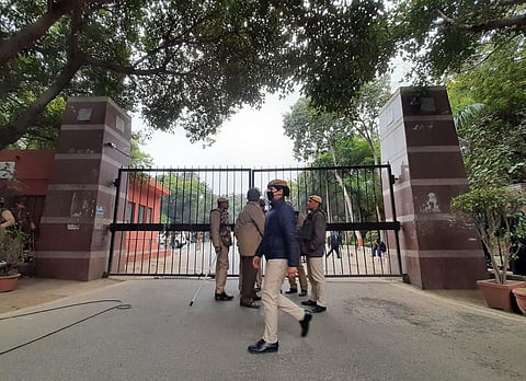 Delhi police personnel deployed near JNU campus on Tuesday. (Photo | Shekhar Yadav, EPS)