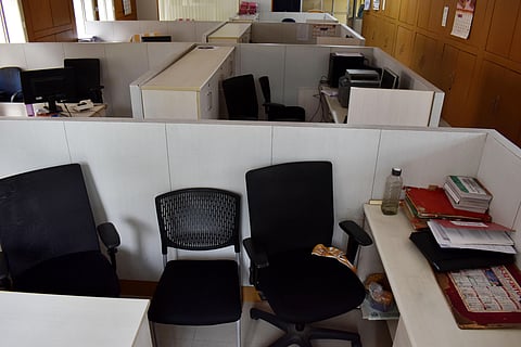 Government office deserted look due to All India General Strike in Hyderabad on Wednesday| S Senbagapandiyan