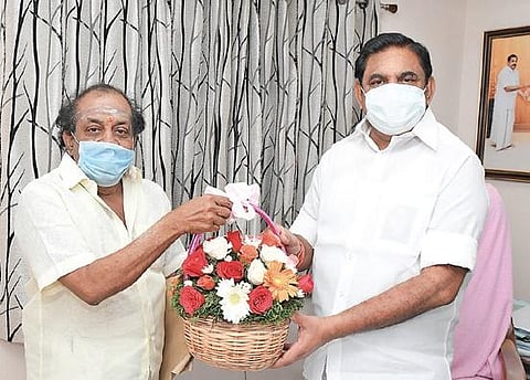 Actor Singamuthu called on Chief Minister Edappadi K Palaniswami and congratulated him on being announced as chief ministerial candidate of AIADMK