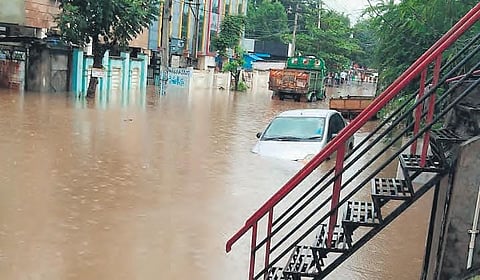 Houses submerged in rainwater in low-lying areas of Vizag’s Sheelanagar
