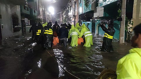 DRF teams with boats evacuating citizens from Inundated areas of Nadeem Colony, Tolichowki.