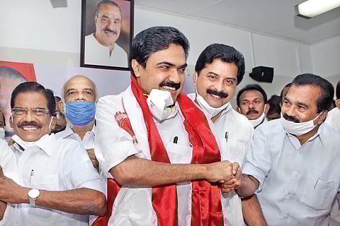 Leaders and colleagues greet Kerala Congress(M) chairman Jose K Mani at the party headquarters in Kottayam after he formally announced the decision to cooperate with the LDF on Wednesday | Vishnu Pra