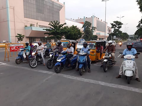 Chennai city traffic cops have allowed the vehicles from Rajiv Gandhi IT Expressway to take the right turn at the Madhya Kailash junction. (Photo | Express)