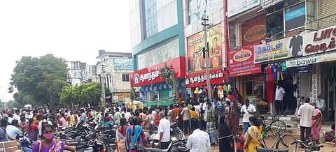 Clothing outlet sealed after promotional sale drew huge crowd