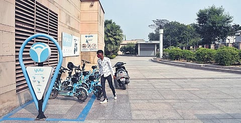 Experts, commuters, auto-rickshaw drivers and the traffic police have welcomed the plan.