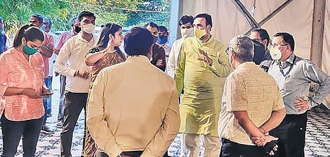 Delhi Environment Minister Gopal Rai at ‘bio-decomposer’ solution making centre in Najafgarh. (Photo | twitter)