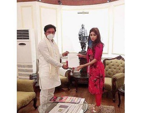 Bollywood actor Payal Ghosh met Union Minister of State for Home G Kishan Reddy (Photo | Twitter)