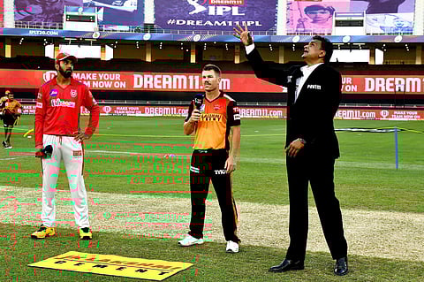 Kings XI Punjab Captain KL Rahul, Sunrisers Hyderabad Captain David Warner and Match Referee Javagal Srinath during toss (Photo |www.iplt20.com)