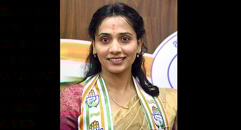 Kusuma, wife of late IAS officer D K Ravi, who joined Congress, in Bengaluru. (Photo | Nagaraja Gadekal, EPS)