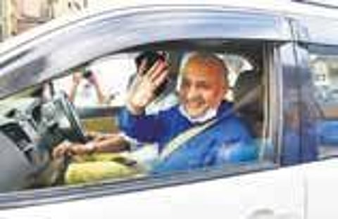Delhi DyCM Manish Sisodia on his way to visit a mohalla clinic in Shantinagar on Wednesday | Vinod Kumar T