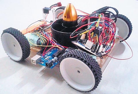 CET receives patent for wall-climbing robot