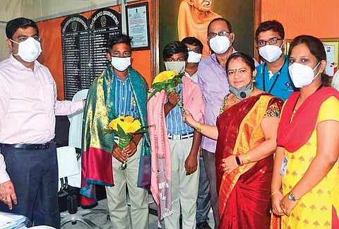 Srikakulam Collector J Nivas appreciates the students who created the ‘measuring card’