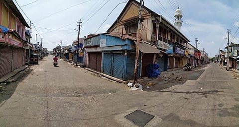 Chalai market in Thiruvananthapuram have a deserted look during the nation wide 24 hours general strike called by trade unions. (Photo | EPS/BP Deepu)