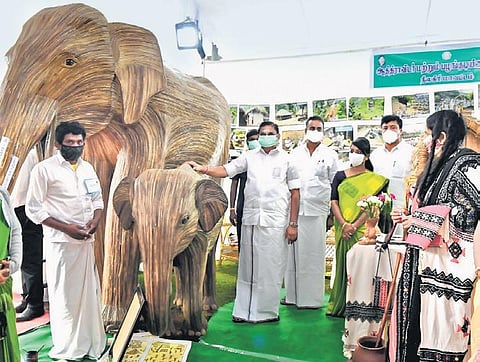 Chief Minister Edappadi K Palaniswami visiting an exhibition put up at government guest house in Udhagamandalam on Friday