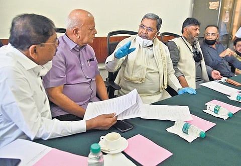 Opposition Leader Siddaramaiah and KPCC president D K Shivakumar at a meeting with party leaders in Bengaluru | Nagaraja Gadekal