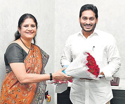 RBI regional director K Nikhila greets CM YS Jagan Mohan Reddy during the 213th SLBC meeting at his camp office in Tadepalli on Friday I Express
