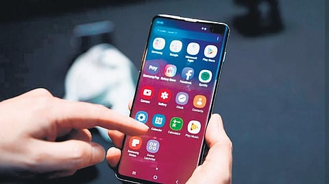 70% users feel excessive use of smartphones impacts their health