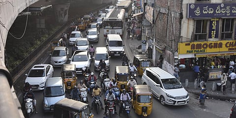 The stretch from Nagarjuna Circle where the Begumpet flyover begins to Punjagutta circle has heavy traffic, which is the case on most days. (Photo| Vinay Madapu, EPS)
