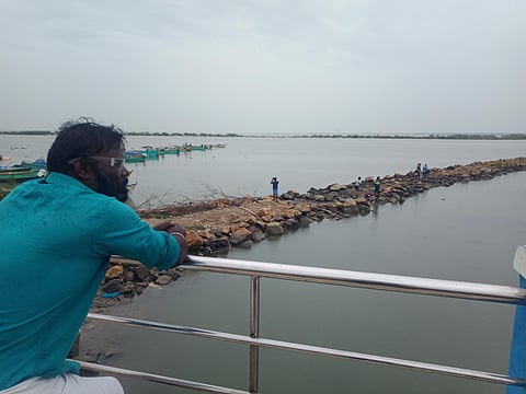 A view of the sea from the Thoothukudi south beach road (Photo | Express)