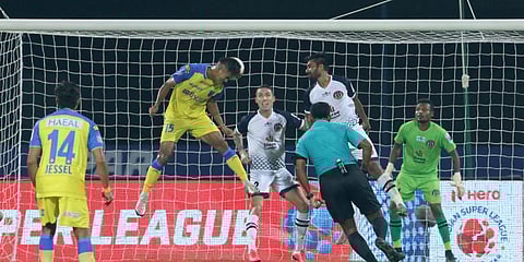 KBFC’s Jeakson Singh scored a spectacular header to equalise against SC East Bengal in the closing minutes of match 35 of Hero ISL 7 at the Bambolim Stadium. (Photo | ISL)