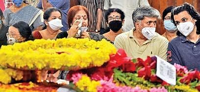 The cremation was in adherence to the Covid-19 protocol.