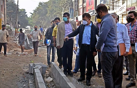 BBMP Administrator Gaurav Gupta inspects Smart City works on Thursday. (Photo | Meghana Sastry, EPS)